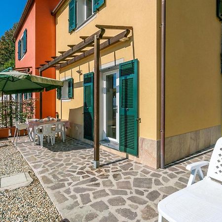La Casa Gialla Framura Eksteriør bilde